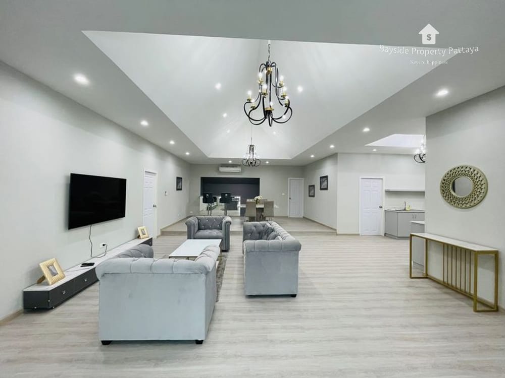 Spacious 4-Bedroom Pool Villa for Sale and Rent in East Pattaya 4