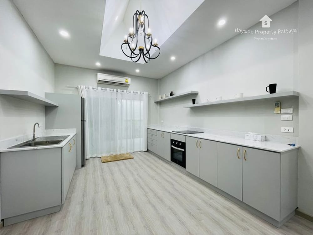 Spacious 4-Bedroom Pool Villa for Sale and Rent in East Pattaya 7