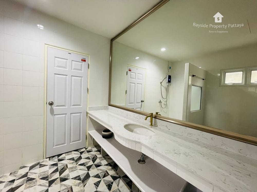 Spacious 4-Bedroom Pool Villa for Sale and Rent in East Pattaya 13