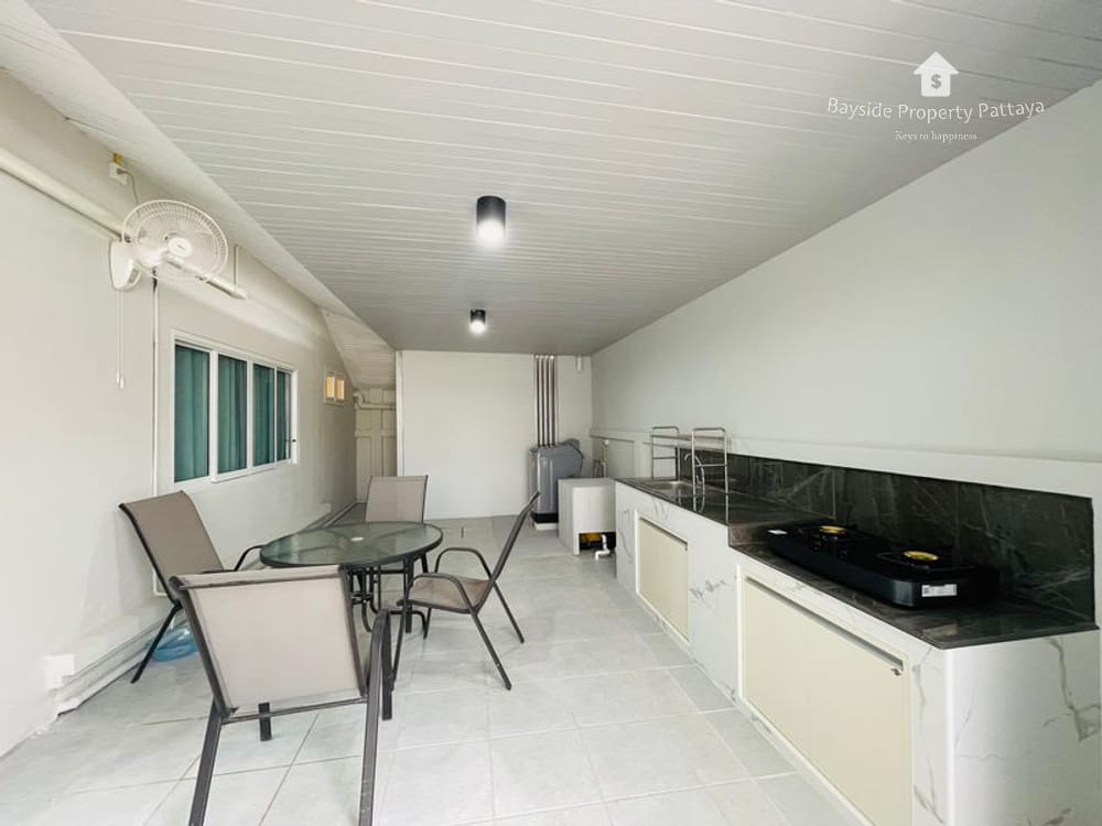Spacious 4-Bedroom Pool Villa for Sale and Rent in East Pattaya 14