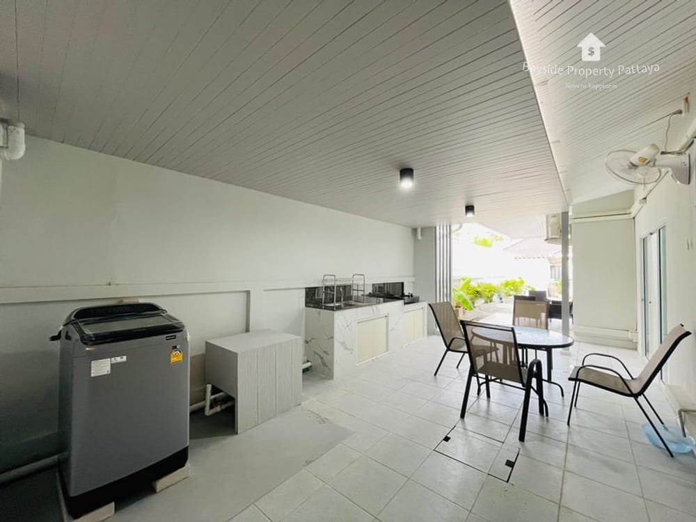 Spacious 4-Bedroom Pool Villa for Sale and Rent in East Pattaya 15