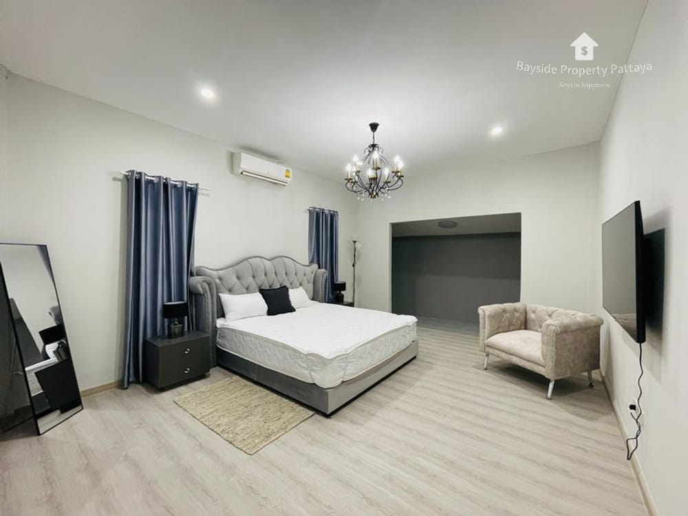 Spacious 4-Bedroom Pool Villa for Sale and Rent in East Pattaya 19