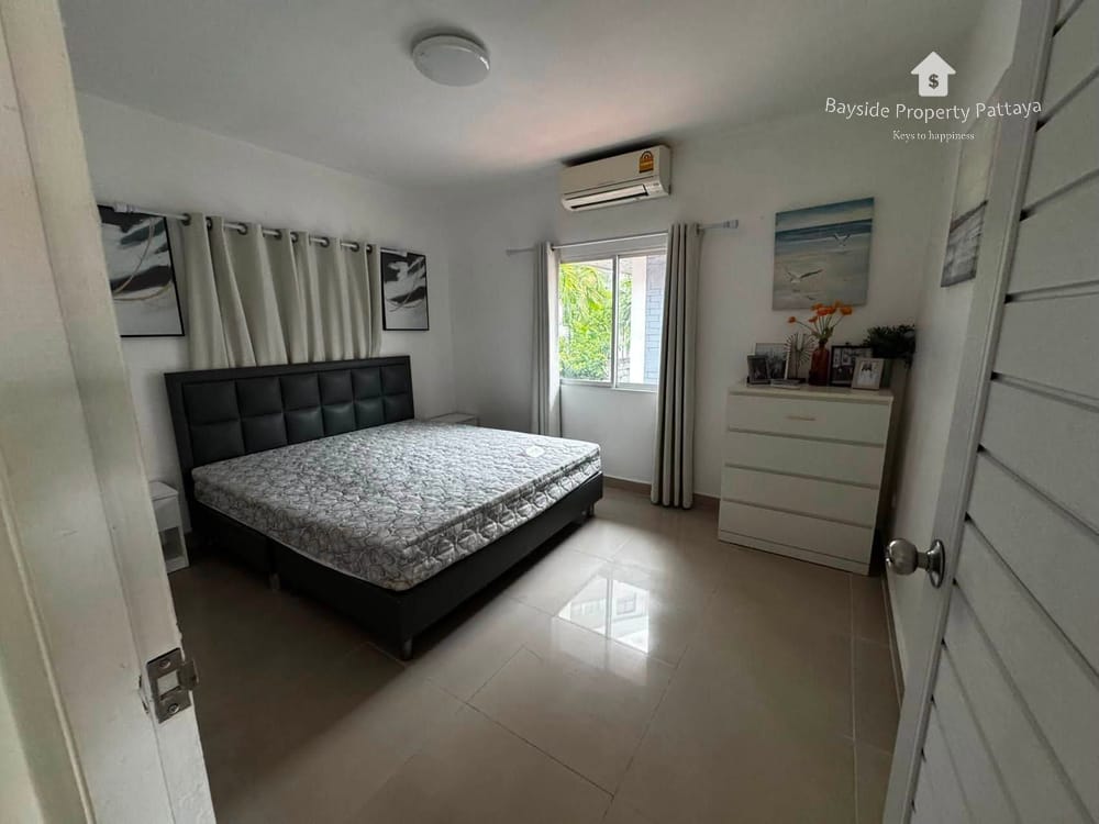 Pattaya City: Geräumige Poolvilla mit 5 SZ und Stadtblick zu verkaufen 11