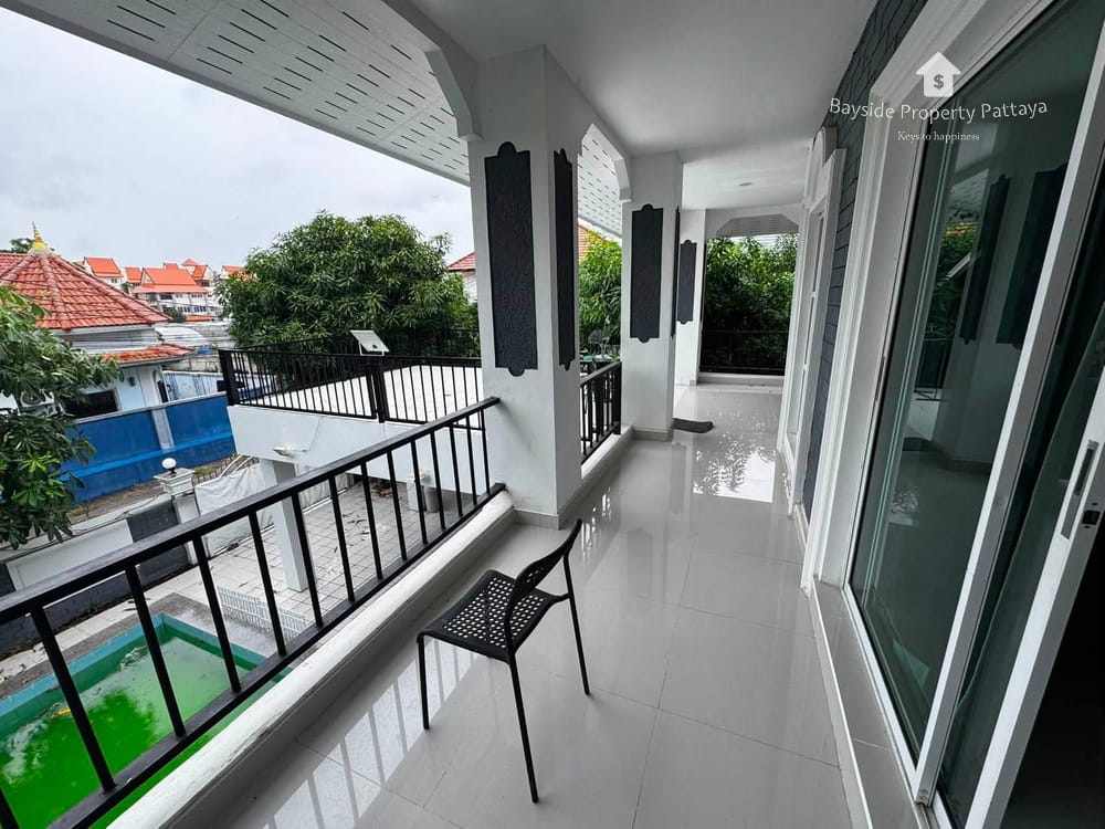 Pattaya City: Geräumige Poolvilla mit 5 SZ und Stadtblick zu verkaufen 13