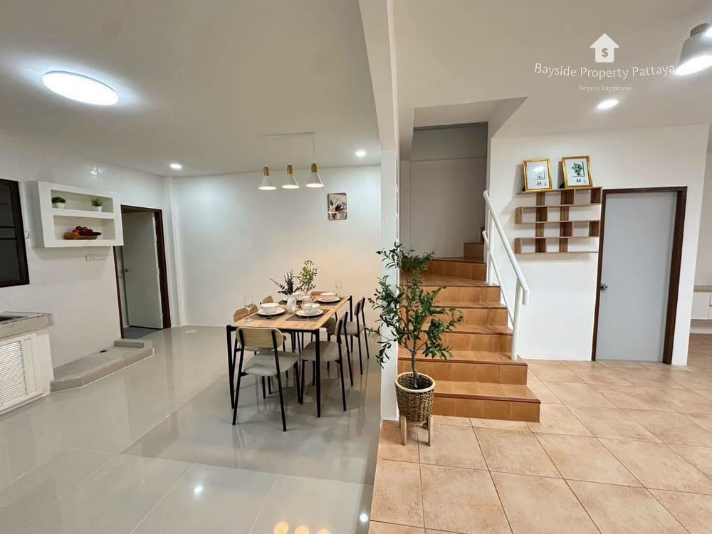 Pet-Friendly 2-Bedroom Townhouse with Air Conditioning in East Pattaya 5
