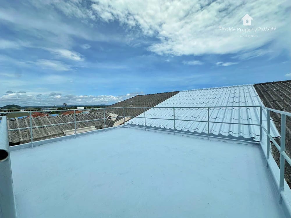 Pet-Friendly 2-Bedroom Townhouse with Air Conditioning in East Pattaya 15