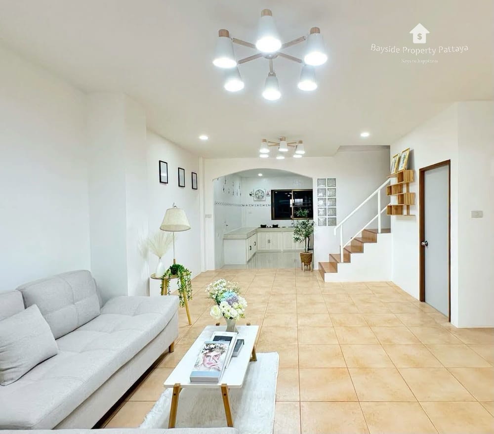 Pet-Friendly 2-Bedroom Townhouse with Air Conditioning in East Pattaya 4