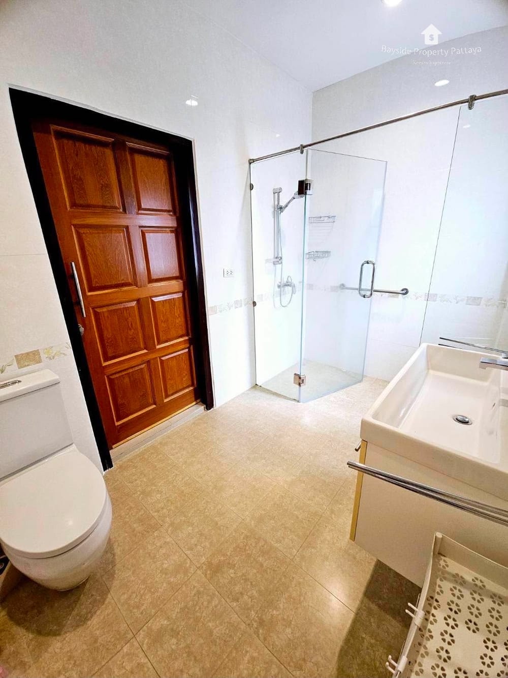 3-Bedroom House for Rent with Air Conditioning in East Pattaya 2