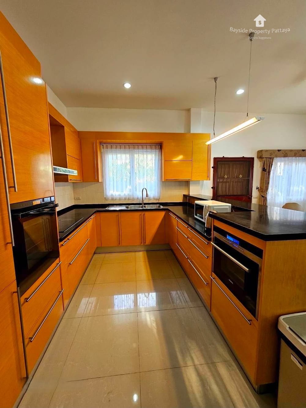 3-Bedroom House for Rent with Air Conditioning in East Pattaya 10