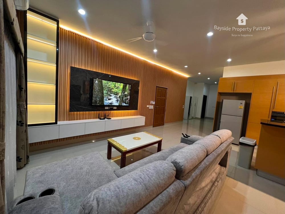 3-Bedroom House for Rent with Air Conditioning in East Pattaya 16