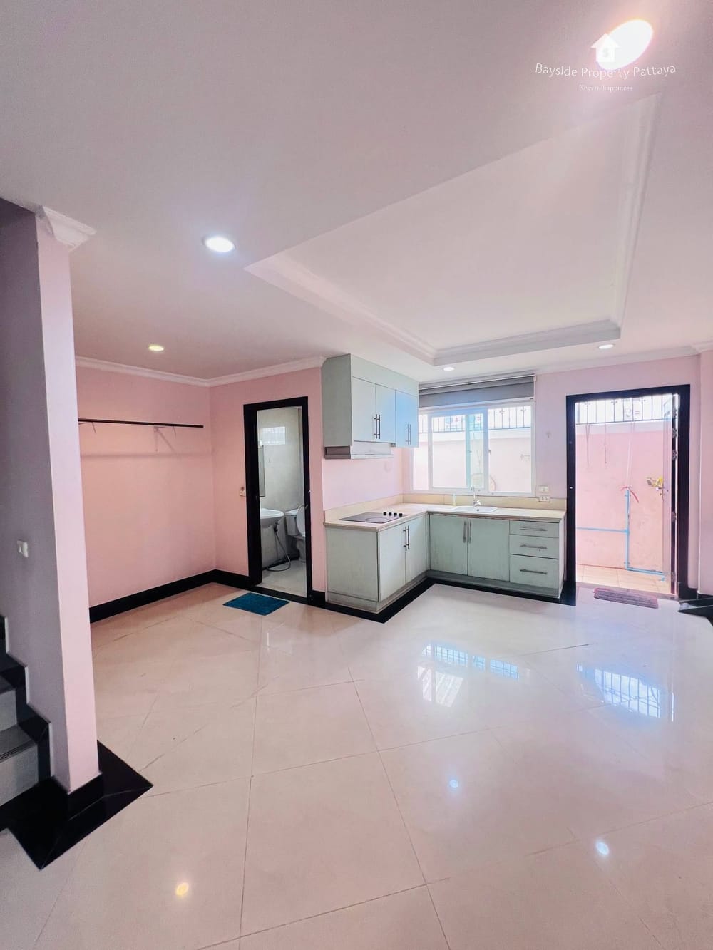 2-Bedroom Townhouse for Sale in Pattaya City with Air Conditioning 3