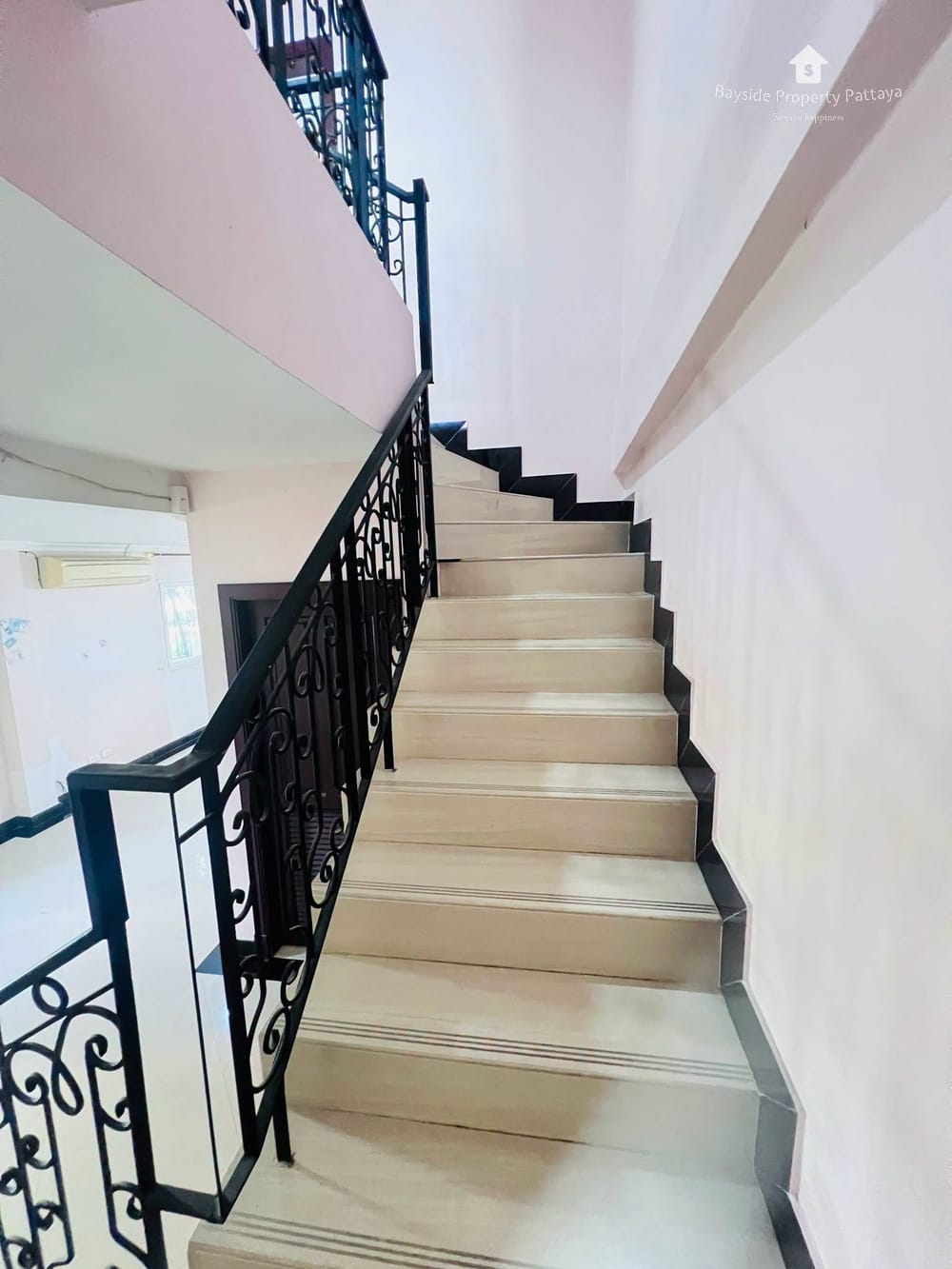 2-Bedroom Townhouse for Sale in Pattaya City with Air Conditioning 5