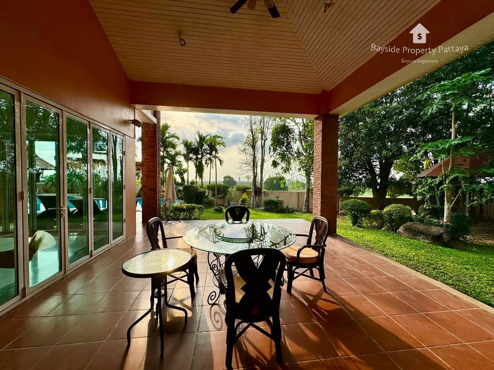 Moderne Poolvilla mit 4 Schlafzimmern zum Verkauf in Huai Yai, Pattaya 13