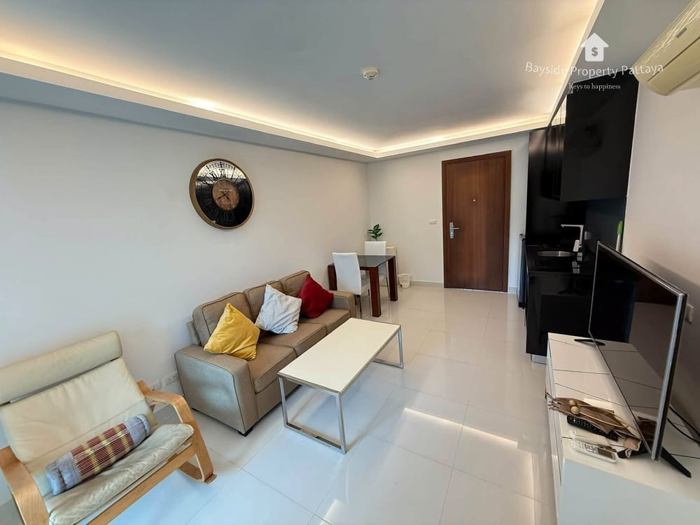 1-Bedroom Condo for Sale at Wongamat Beach, Pattaya with Air Conditioning 3