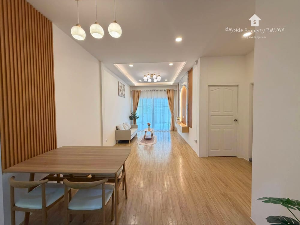 Modern 2 Bedroom Townhouse with Air Conditioning in East Pattaya 4
