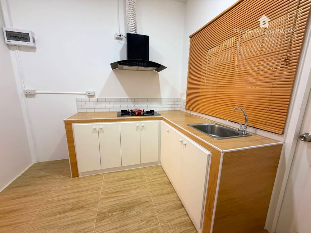 Modern 2 Bedroom Townhouse with Air Conditioning in East Pattaya 12
