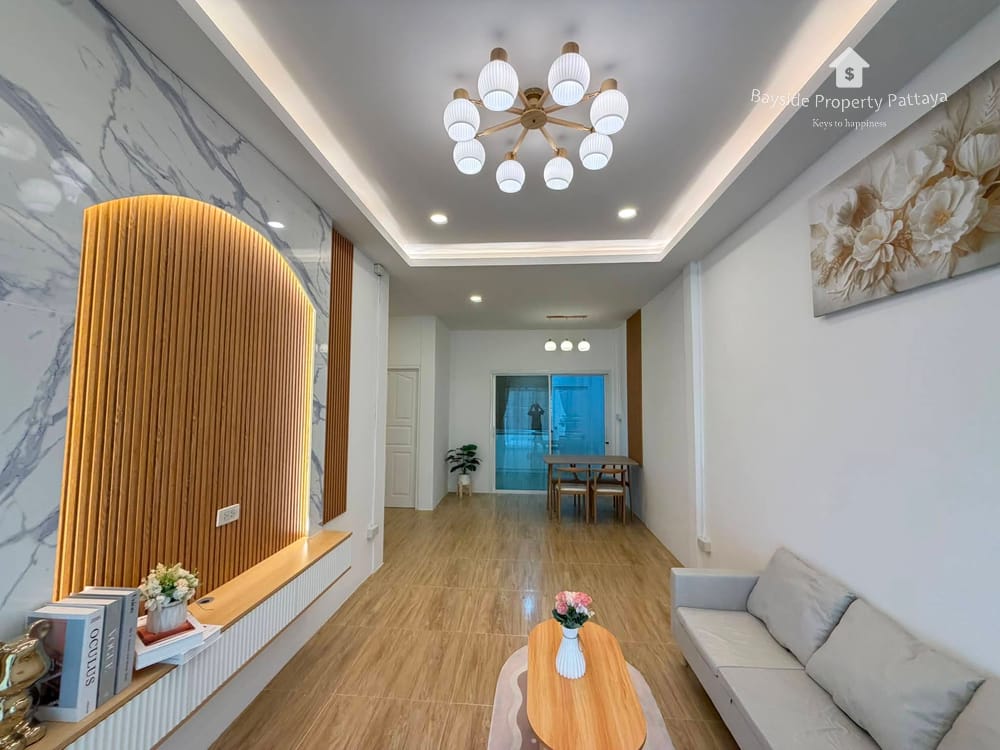 Modern 2 Bedroom Townhouse with Air Conditioning in East Pattaya 3