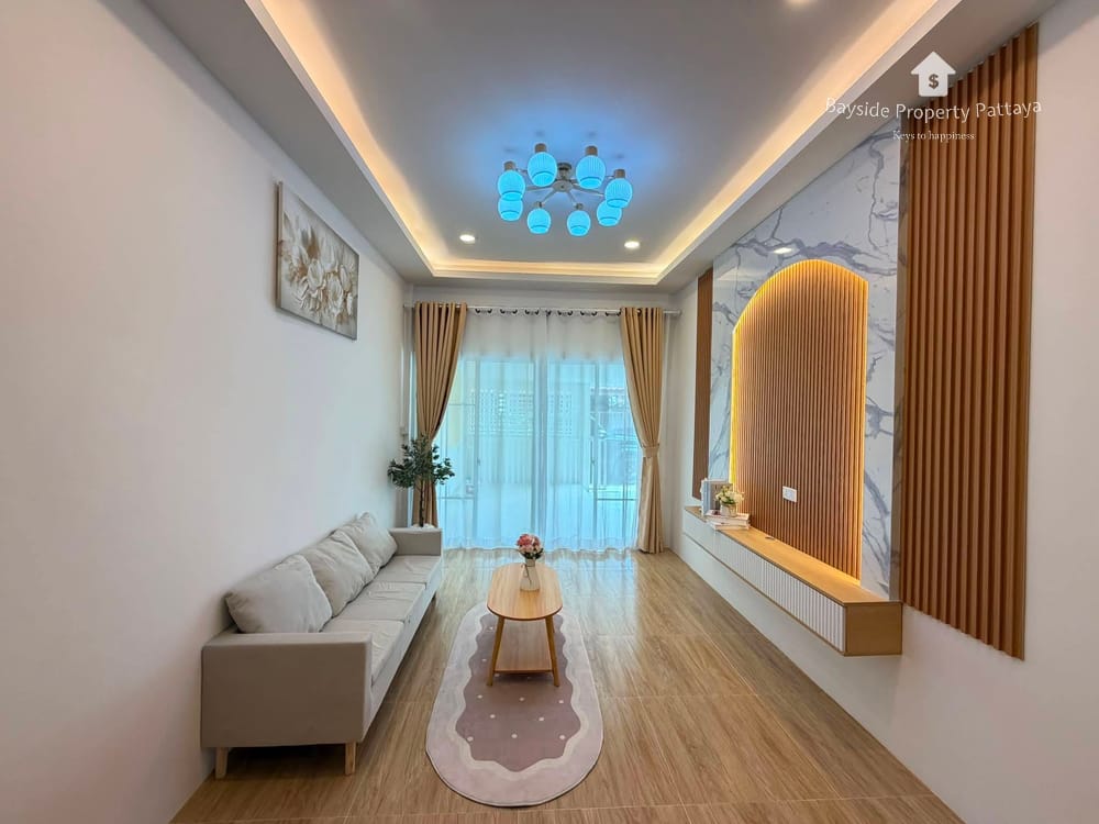 Modern 2 Bedroom Townhouse with Air Conditioning in East Pattaya 19