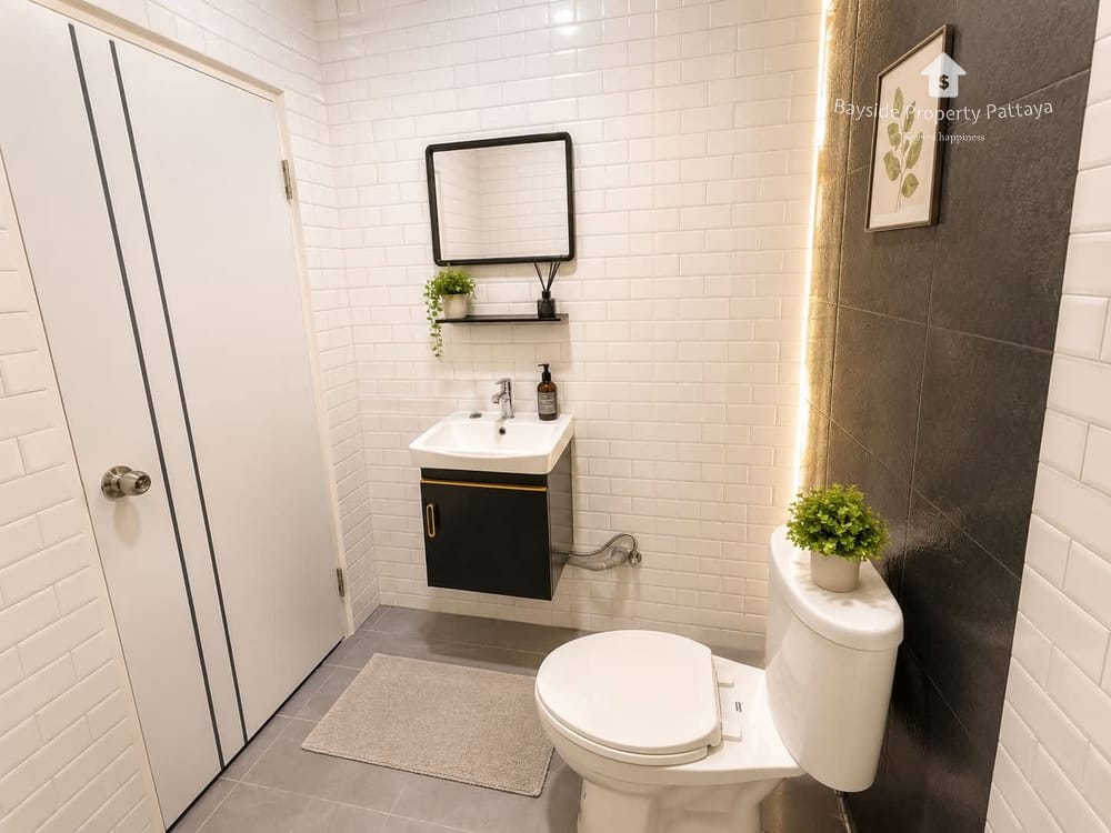 Modern 2 Bedroom Townhouse with Air Conditioning in East Pattaya 20