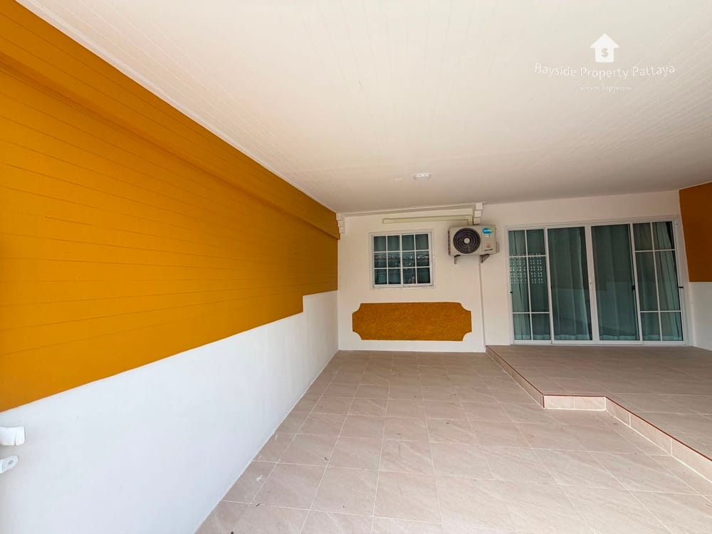 Modern 2 Bedroom Townhouse with Air Conditioning in East Pattaya 25