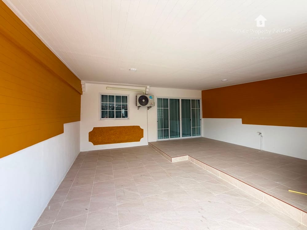 Modern 2 Bedroom Townhouse with Air Conditioning in East Pattaya 26