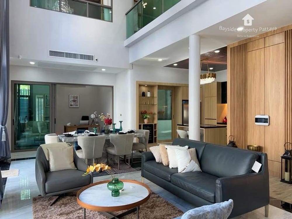 Spacious 5-Bedroom Pool Villa for Sale in East Pattaya - Pet Friendly with 24/7 Security 7