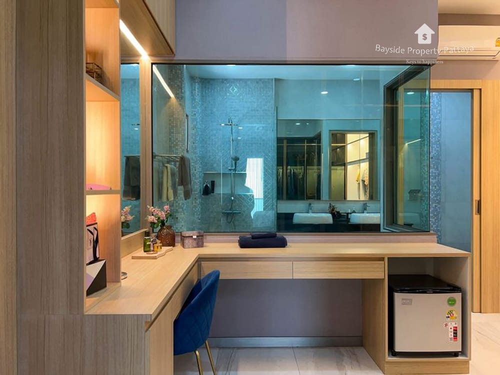 Spacious 5-Bedroom Pool Villa for Sale in East Pattaya - Pet Friendly with 24/7 Security 13