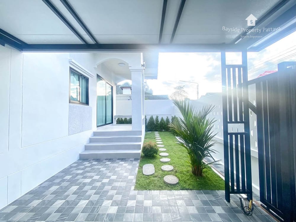 East Pattaya: Freistehendes Haus (3 Schlafzimmer) zum Verkauf – Haustierfreundlich und Klimatisiert 2