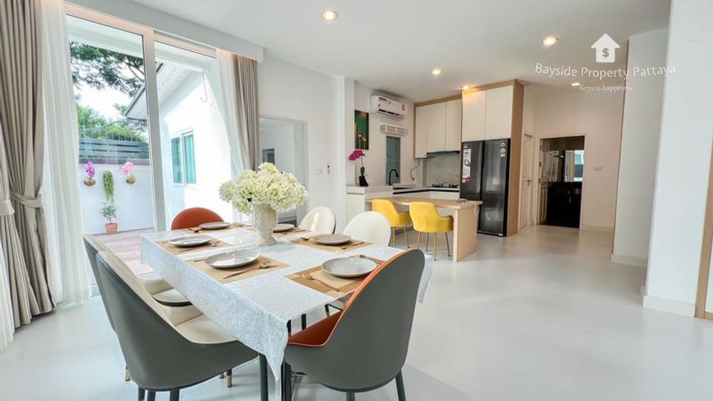 Großzügiges freistehendes Haus mit 6 Schlafzimmern und Klimaanlage in Pattaya City 9