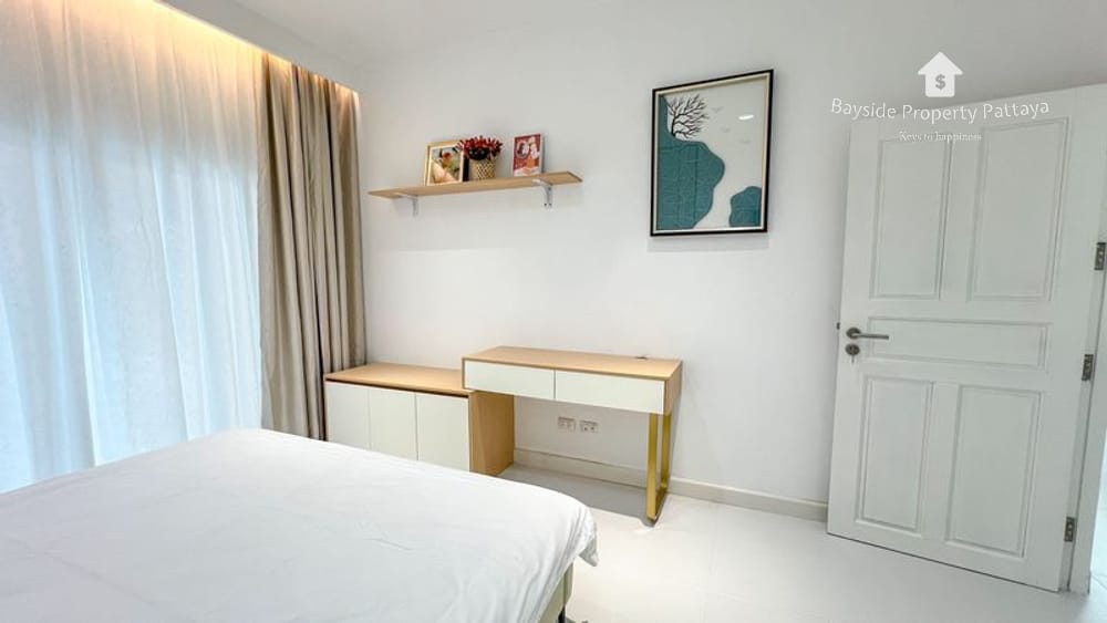 Großzügiges freistehendes Haus mit 6 Schlafzimmern und Klimaanlage in Pattaya City 11