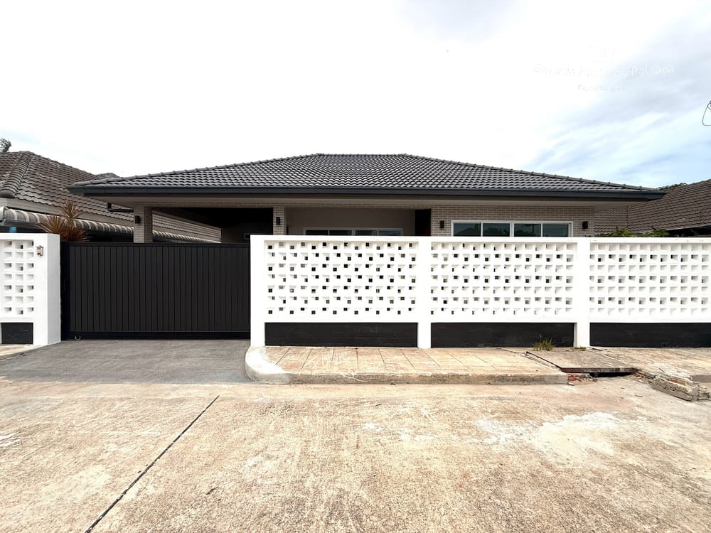 Modern 2-Bedroom Detached House for Sale in East Pattaya - Pet Friendly with Air Conditioning 1
