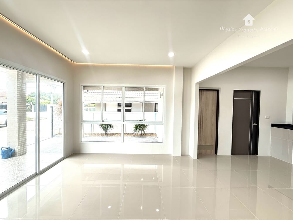 Modern 2-Bedroom Detached House for Sale in East Pattaya - Pet Friendly with Air Conditioning 8