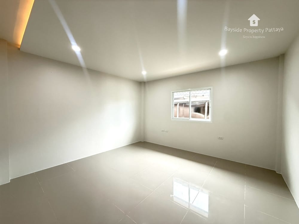 Modern 2-Bedroom Detached House for Sale in East Pattaya - Pet Friendly with Air Conditioning 13