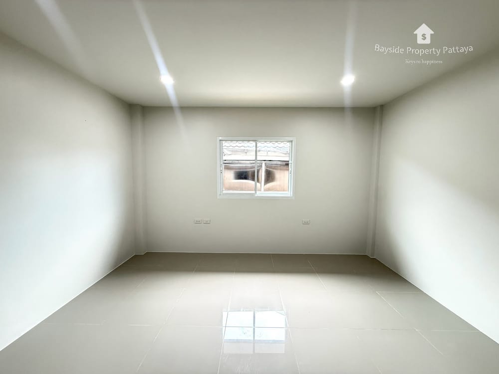 Modern 2-Bedroom Detached House for Sale in East Pattaya - Pet Friendly with Air Conditioning 15