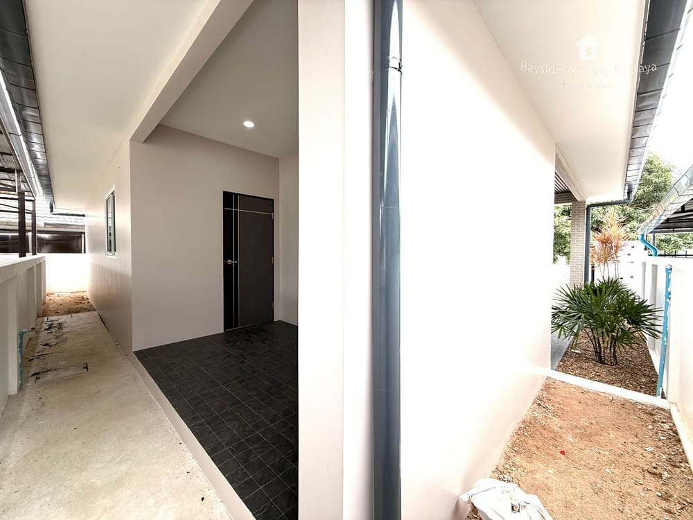 Modern 2-Bedroom Detached House for Sale in East Pattaya - Pet Friendly with Air Conditioning 19