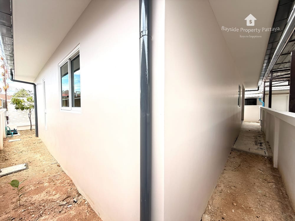 Modern 2-Bedroom Detached House for Sale in East Pattaya - Pet Friendly with Air Conditioning 20