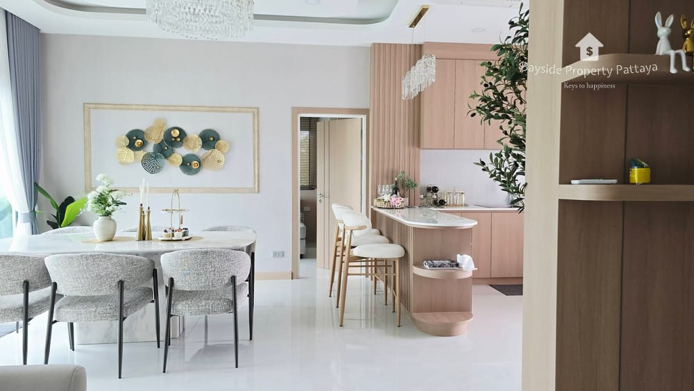Spacious 4-Bedroom Detached House for Sale in East Pattaya with Air Conditioning 4