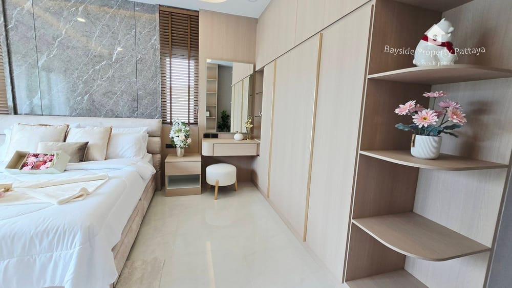 Spacious 4-Bedroom Detached House for Sale in East Pattaya with Air Conditioning 6