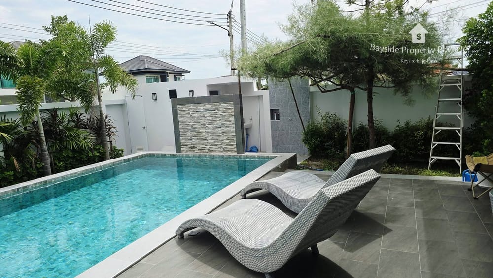 Spacious 4-Bedroom Detached House for Sale in East Pattaya with Air Conditioning 9