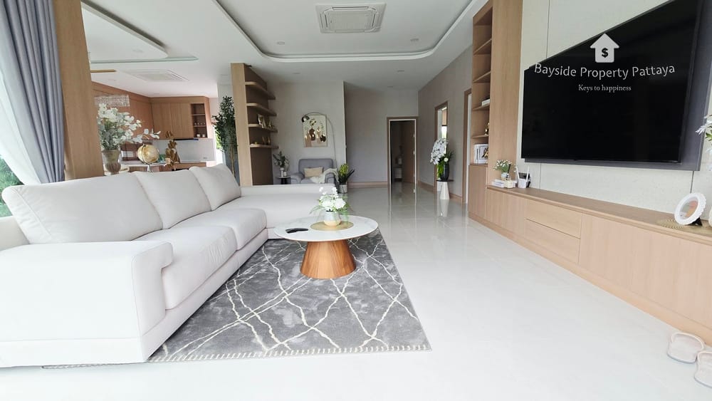 Spacious 4-Bedroom Detached House for Sale in East Pattaya with Air Conditioning 16