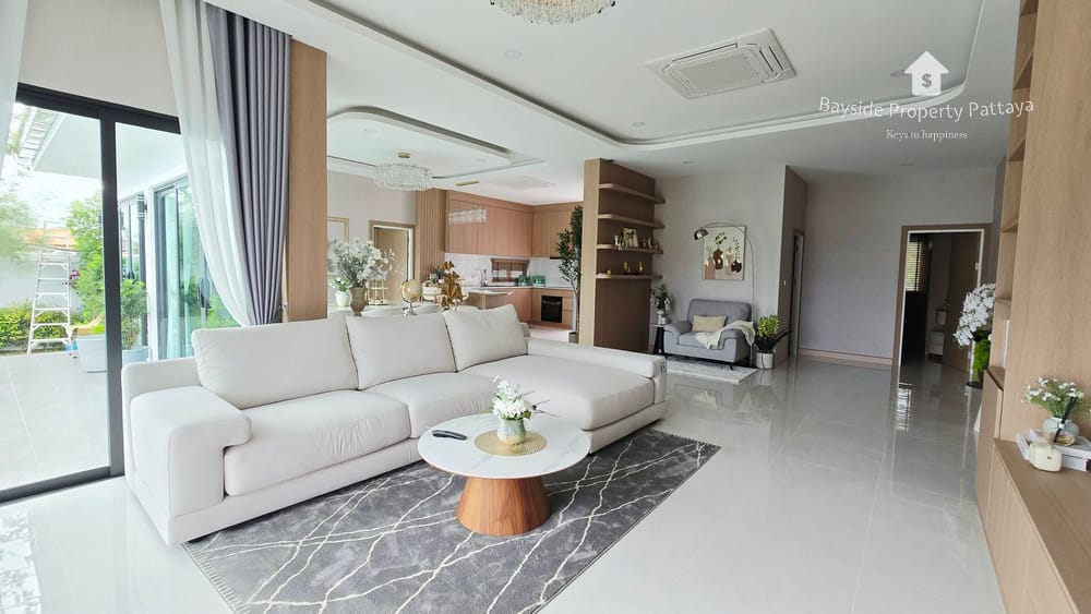 Spacious 4-Bedroom Detached House for Sale in East Pattaya with Air Conditioning 17