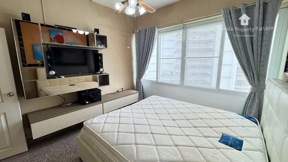 Stunning 2-Bedroom Penthouse for Sale at Siam Penthouse III with City View in Wongamat Beach, Pattaya 13