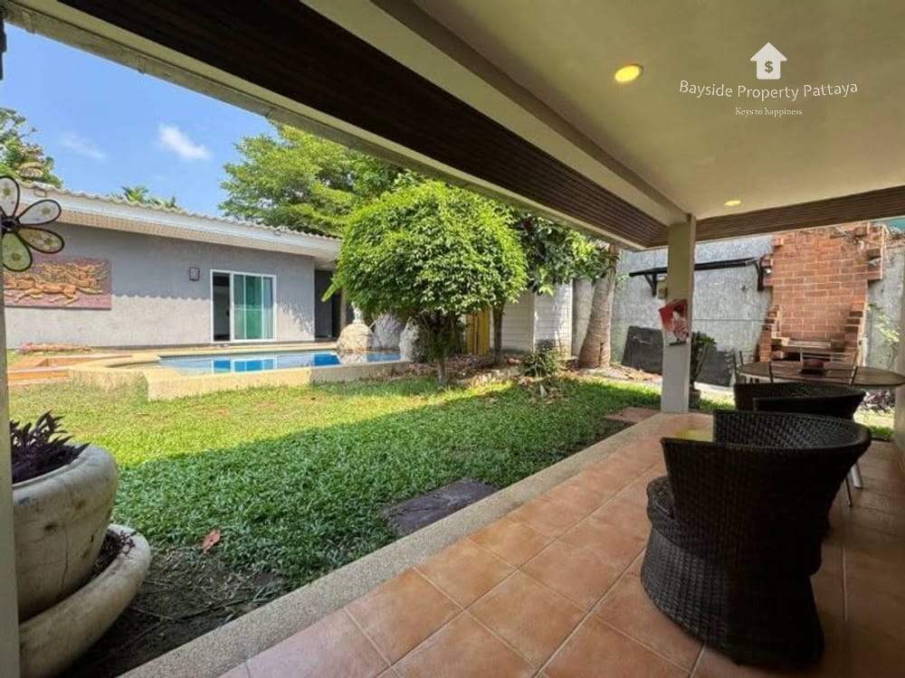 Geräumiges Einfamilienhaus mit 5 Schlafzimmern und Klimaanlage in East Pattaya 3
