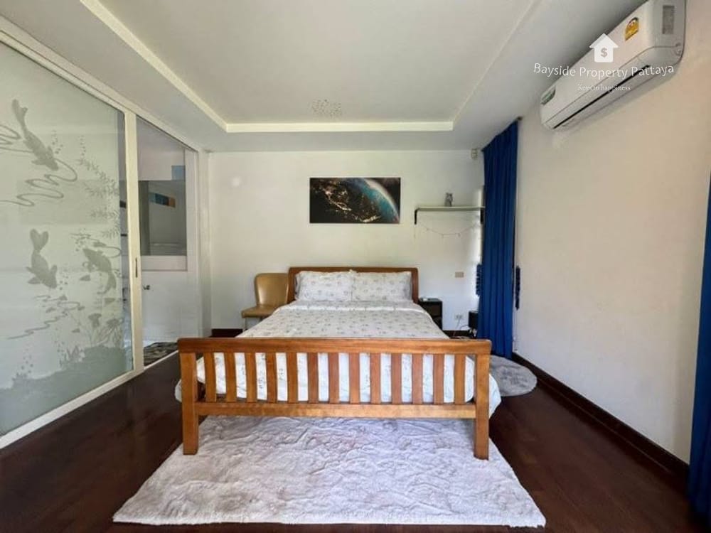 Geräumiges Einfamilienhaus mit 5 Schlafzimmern und Klimaanlage in East Pattaya 8