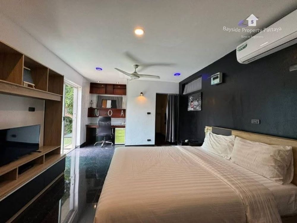 Geräumiges Einfamilienhaus mit 5 Schlafzimmern und Klimaanlage in East Pattaya 10