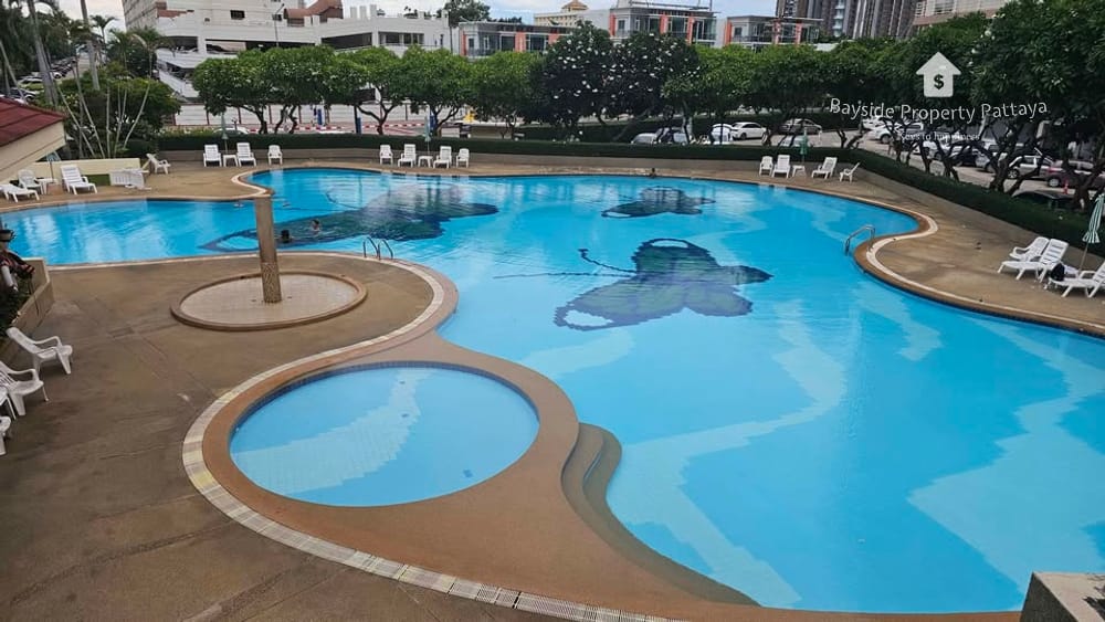 芭提雅中天海滩Rimhat Condominium公寓30平米开间户型1卫出售 13
