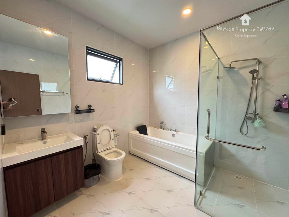 Продается 5-к. дом, 400м², в ЖК The Lake Huay Yai 12