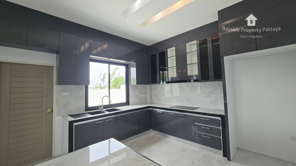 Продам 3-к. дом, 250м², с участком, Восточная Паттайя 8