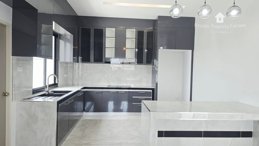 Продам 3-к. дом, 250м², с участком, Восточная Паттайя 13