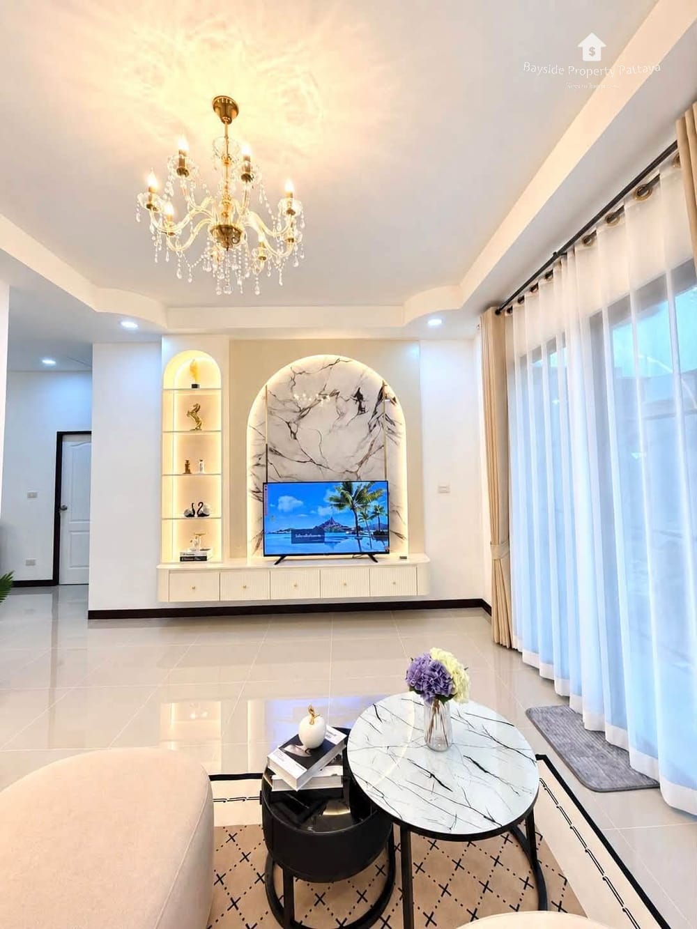 Modern 3-Bedroom Detached House for Sale in Nong Pla Lai, Pattaya with City Views 13